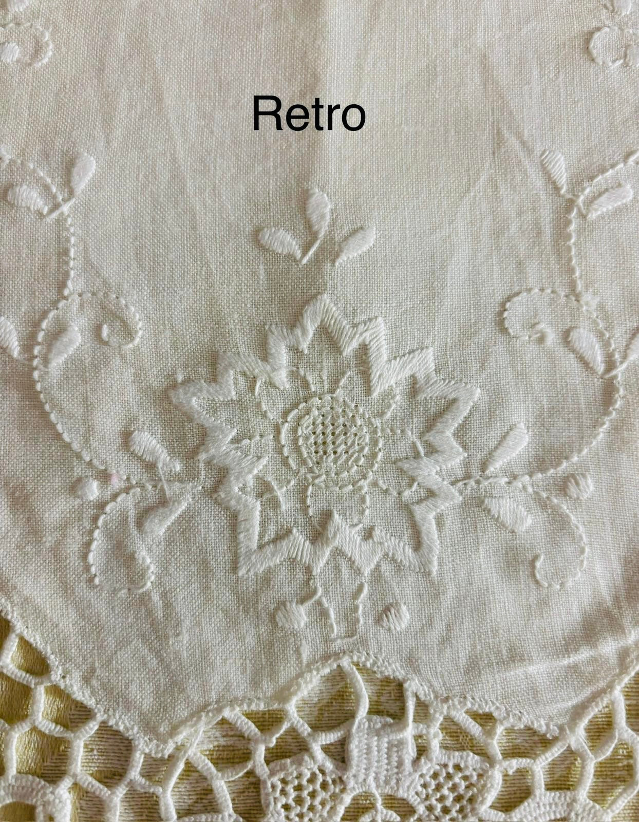 CHEMIN DE TABLE OVALE PUR LIN BRODERIE MAIN POINT PLEIN ET DENTELLE DE CANTÙ CM 35x128