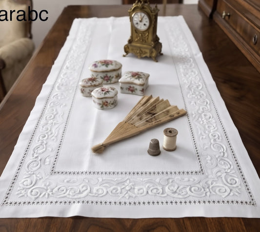 CENTRO ARREDO PURO LINO BIANCO RICAMO PUNTO PIENO CM 40x90(@.C. arabesco bco)