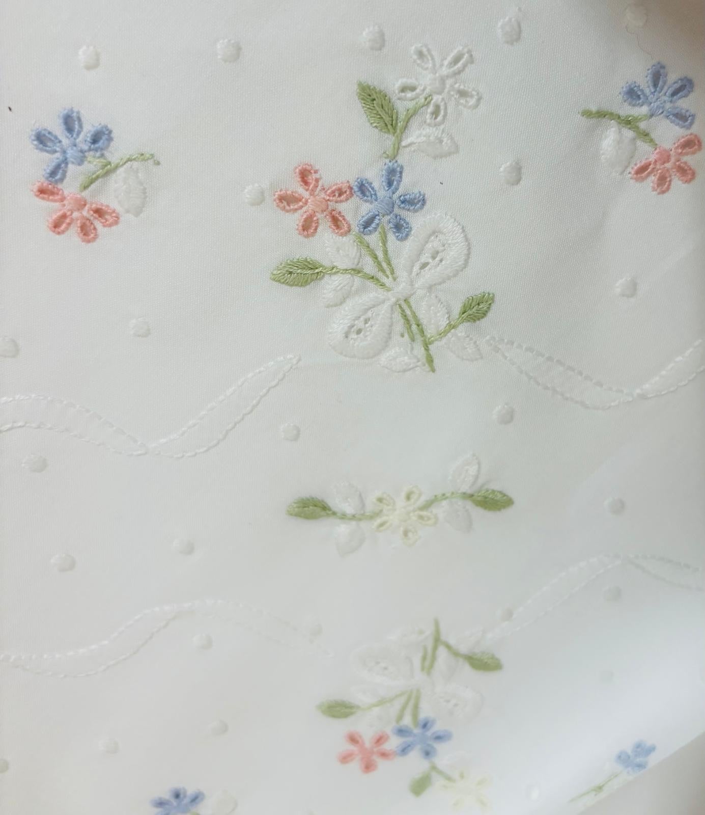 LENZUOLO COTONE PERCALLE RICAMO A MANO PUNTO PIENO CM 270x290 VAR.3