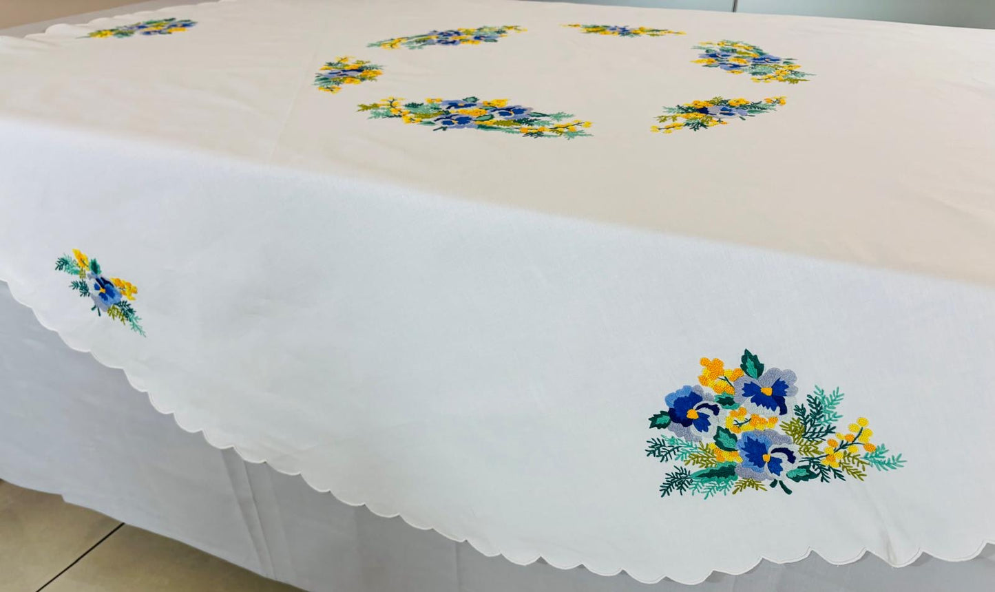 TOVAGLIA ROTONDA COTONE MERCERIZZATO BIANCO RICAMO A MANO PUNTO PIENO DIAMETRO CM 175