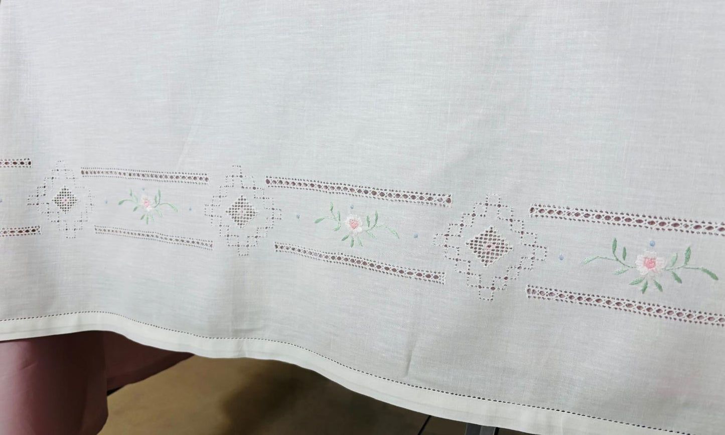 TOVAGLIA RETTANGOLARE MISTO LINO E COTONE BIANCO RICAMO A MANO PUNTO PIENO CM 170x270 (S27)