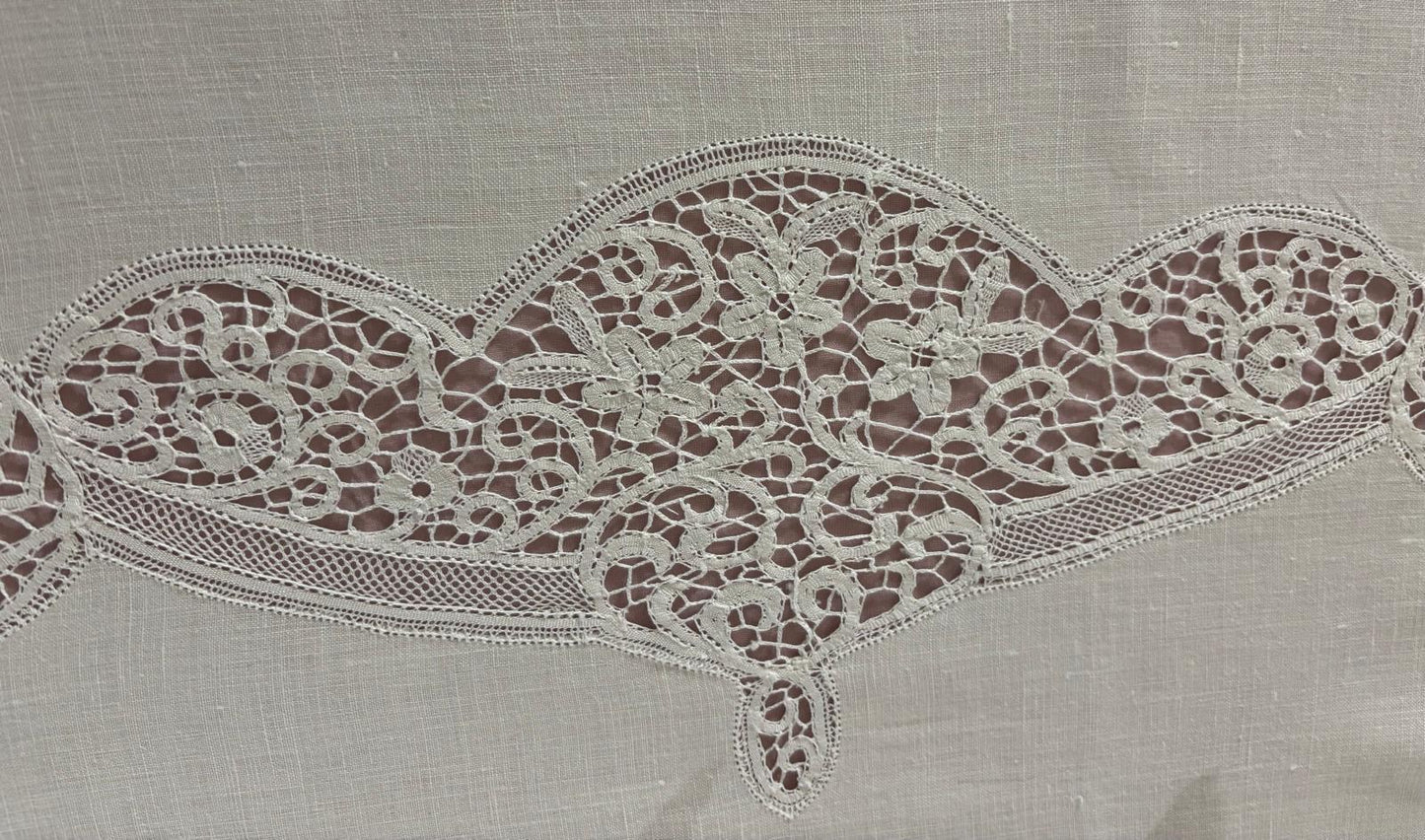 TOVAGLIA RETTANGOLARE PURO LINO BIANCO E PIZZO CANTÙ CM 165x275