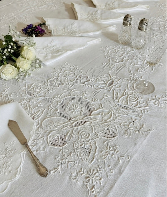 TOVAGLIA RETTANGOLARE PURO LINO BIANCO RICAMO A MANO PUNTO PIENO E SFILATO CM 165x260 (7P)