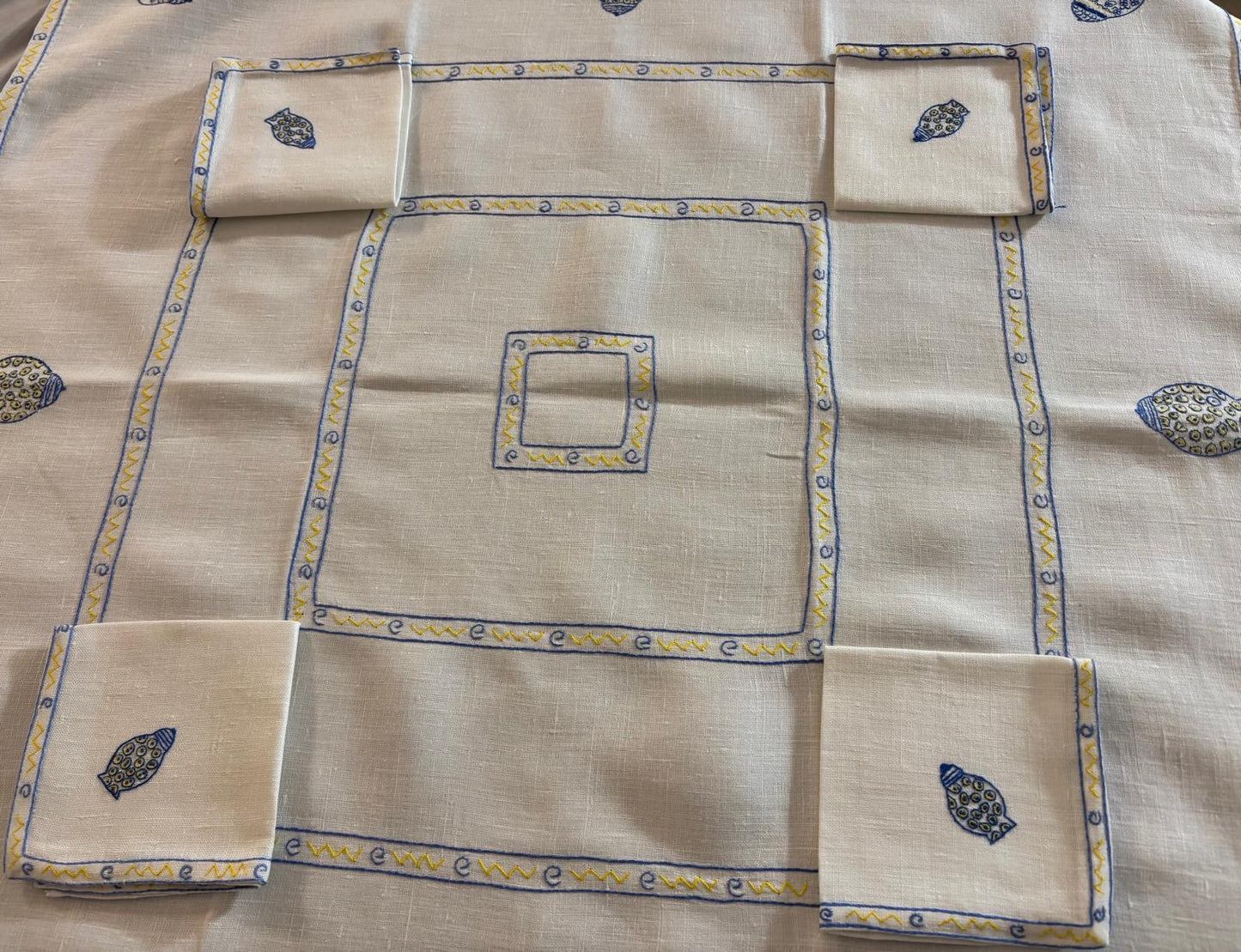 TOVAGLIETTA DA THE’CM 82x82 VINTAGE MISTO LINO E COTONE AVORIO RICAMO A MANO (CRL)