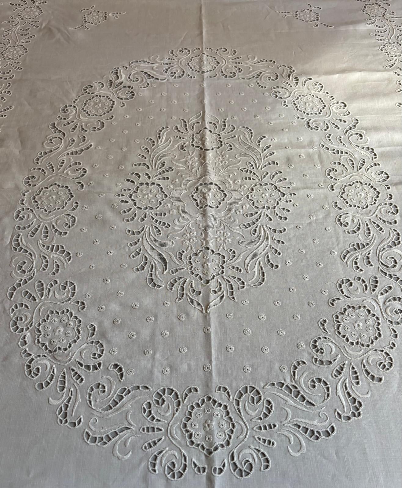 COPRILETTO PURO LINO BIANCO RICAMO A MANO INTANTO CM 235x270