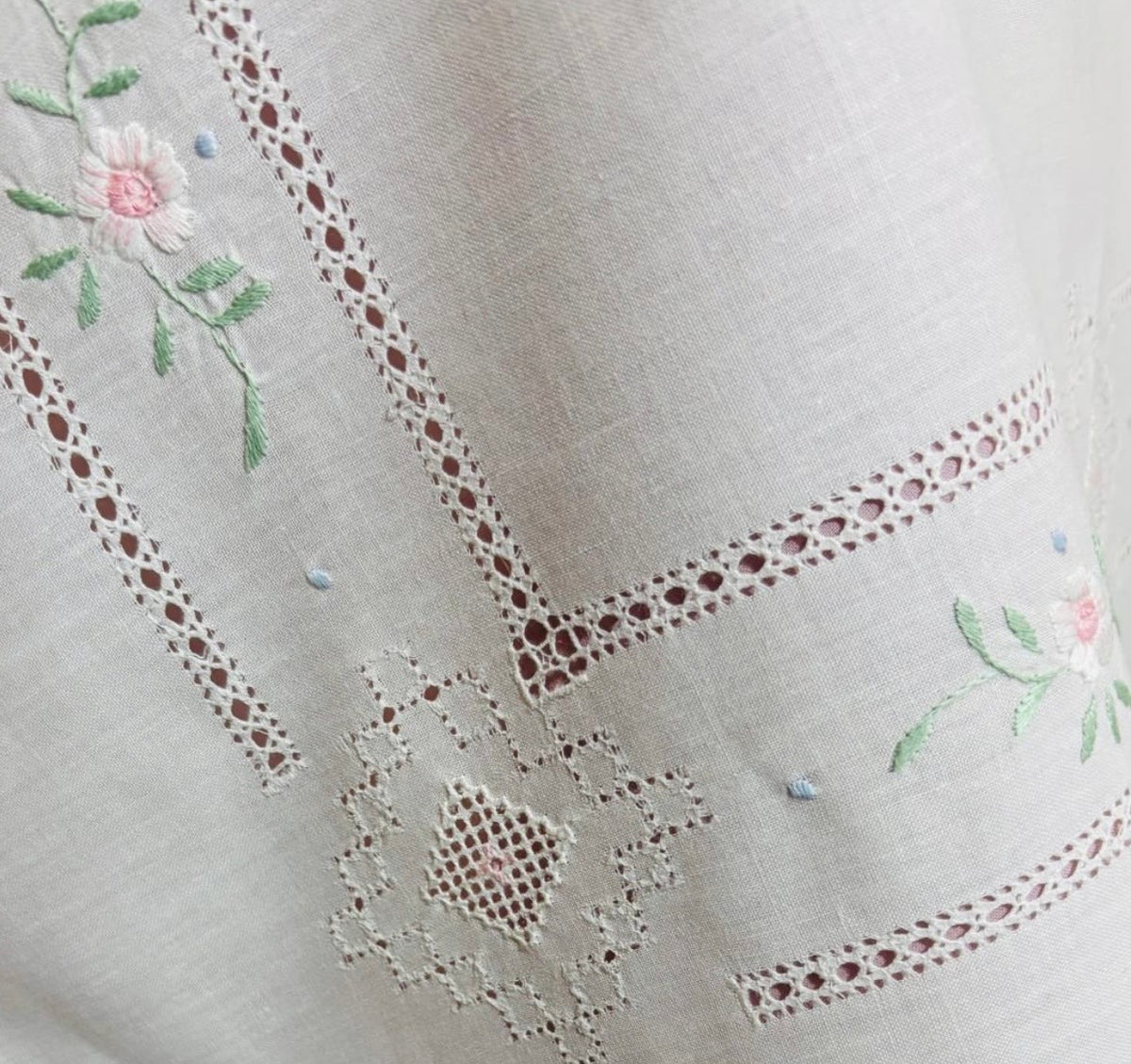 TOVAGLIA RETTANGOLARE MISTO LINO E COTONE BIANCO RICAMO A MANO PUNTO PIENO CM 170x270 (@.S270)