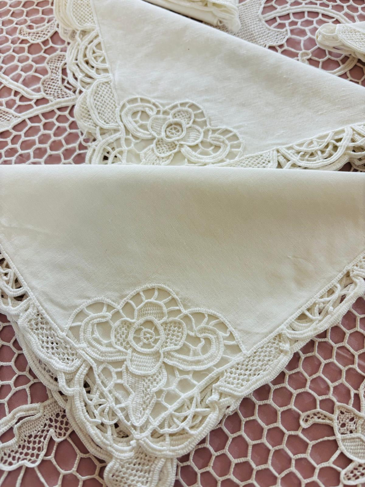 TOVAGLIA OVALE MISTO LINO E COTONE BIANCO PIZZO BURANO CM 170x220