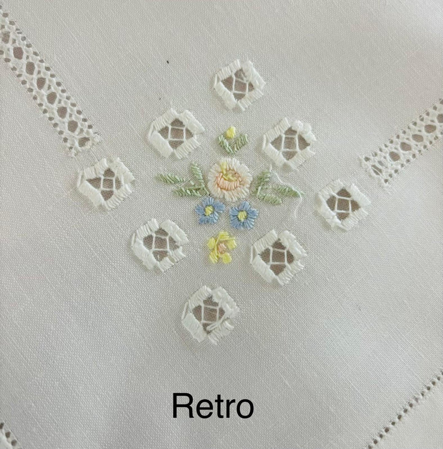 TOVAGLIA RETTANGOLARE MISTO LINO E COTONE BIANCO RICAMO A MANO PUNTO PIENO CM 135x270  (S135)