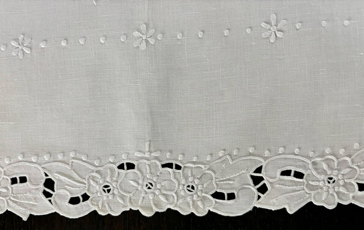 SET 4 SOTTOPIATTI / TOVAGLIETTE PURO LINO BIANCO RICAMO A MANO CM 35x50