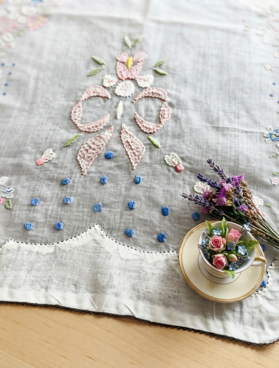 TOVAGLIETTA DA THE’ CM 82x82 IN ORGANZA SEMITRASPARENTE RICAMO A MANO