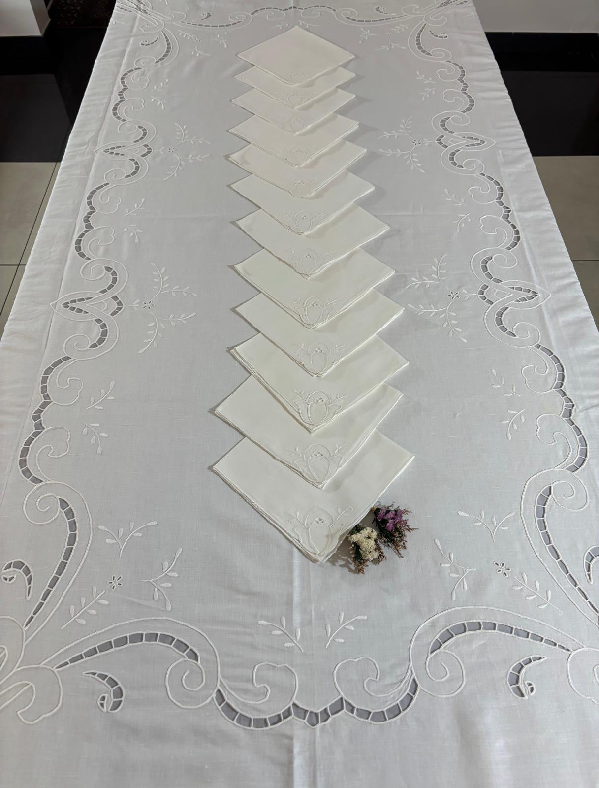 TOVAGLIA RETTANGOLARE MISTO LINO E COTONE BIANCO RICAMO A MANO INTAGLIO CM 165x268 (IL)