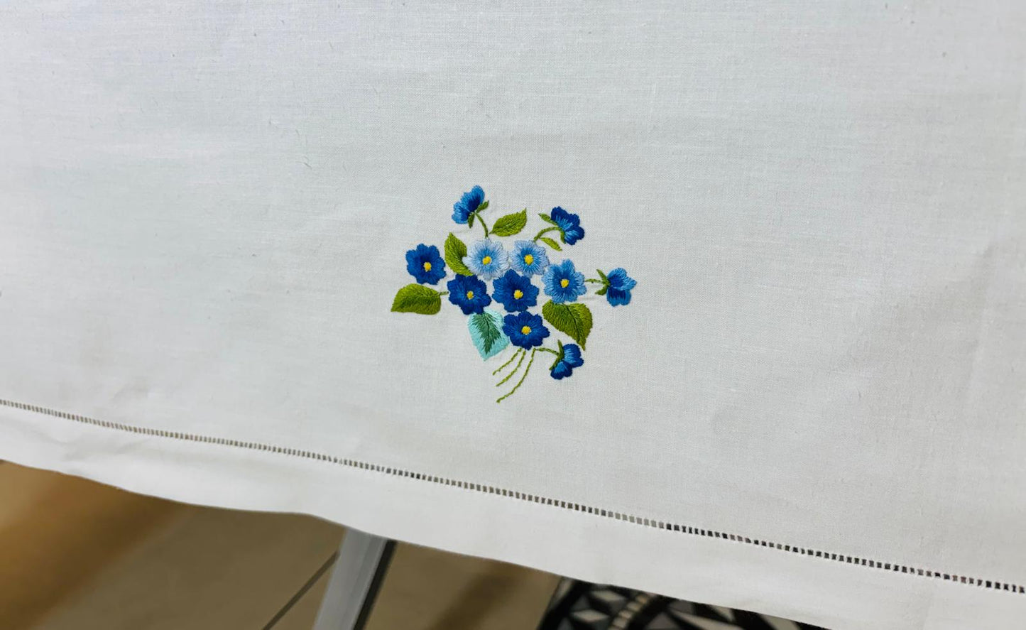 TOVAGLIA RETTANGOLARE GRANDE MISURA COTONE MERCERIZZATO BIANCO RICAMO A MANO PUNTO PIENO CM 170x320