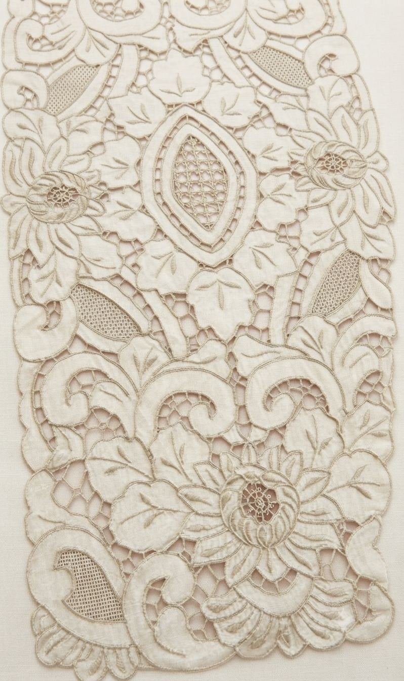CENTRO ARREDO PURO LINO ECRU’ RICAMO INTAGLIO CM 36x70 ( regale )