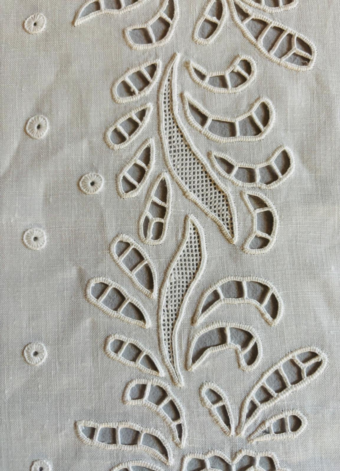 COPRILETTO PURO LINO BIANCO RICAMO A MANO INTANTO CM 235x270