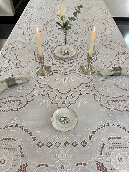 NAPPE RECTANGULAIRE EN PUR LIN BLANC BRODERIE ENCAUSTIQUE ET POINT PLEIN CM 160x220 ( @. perla romantica)