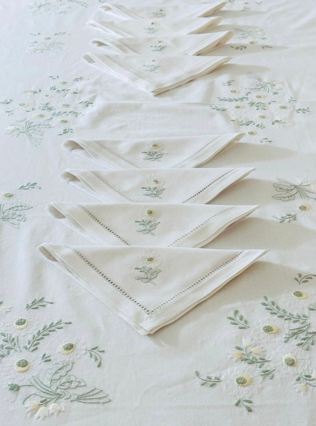 TOVAGLIA RETTANGOLARE PURO COTONE BIANCO RICAMO A MANO PUNTO PIENO CM 170x270  (CML)