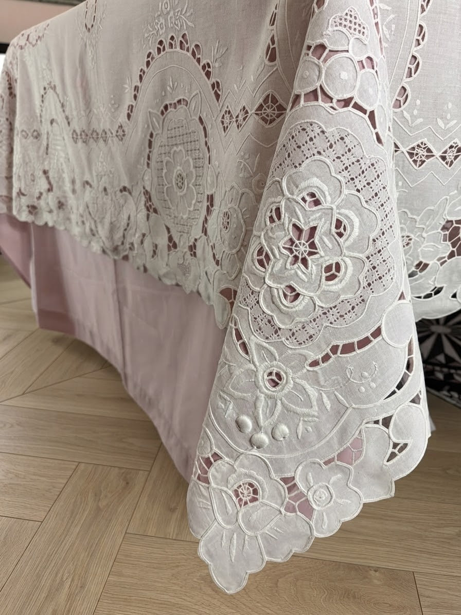 TOVAGLIA RETTANGOLARE PURO LINO BIANCO RICAMO INTAGLIO E PUNTO PIENO CM 160x220 ( @. perla romantica)