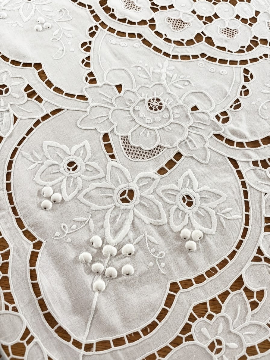 TOVAGLIA RETTANGOLARE PURO LINO BIANCO RICAMO INTAGLIO E PUNTO PIENO CM 160x220 ( @. perla romantica)