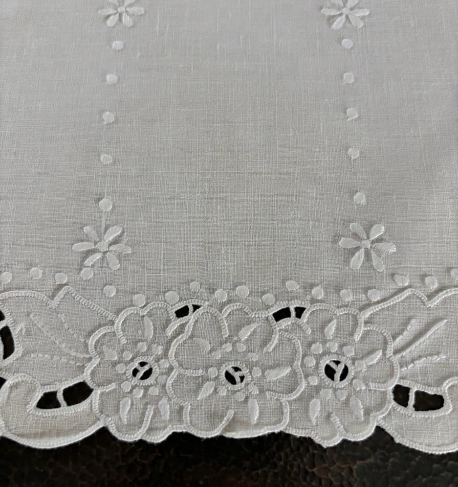 SET 4 SOTTOPIATTI / TOVAGLIETTE PURO LINO BIANCO RICAMO A MANO CM 35x50