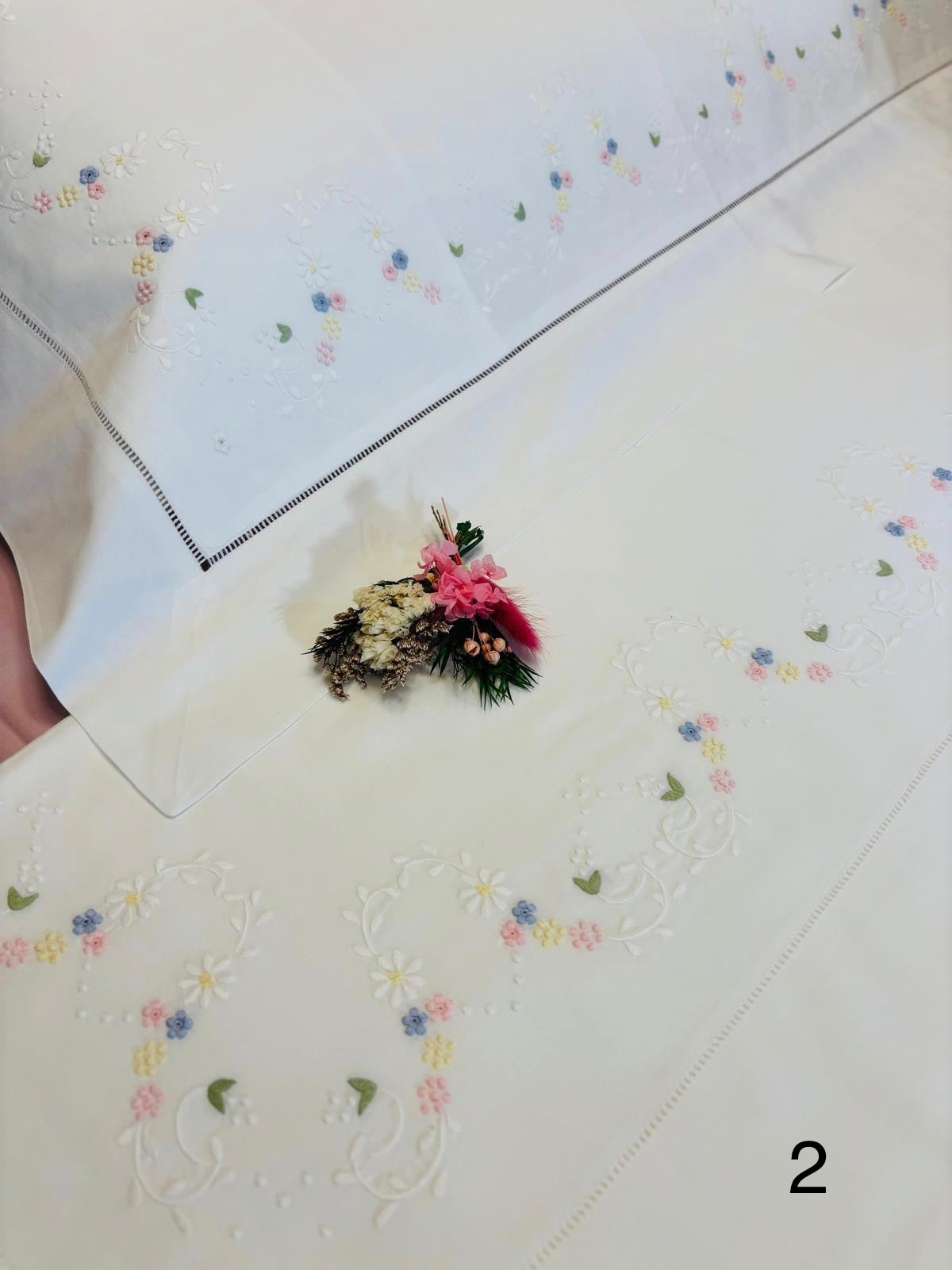 LENZUOLO COTONE PERCALLE RICAMO A MANO PUNTO PIENO BIANCO CM 270x290 VAR.2