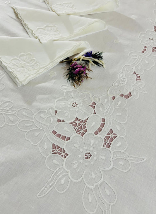 TOVAGLIA RETTANGOLARE PURO LINO BIANCO RICAMO A MANO PUNTO PIENO E INTAGLIO CM 170x260 (5P)