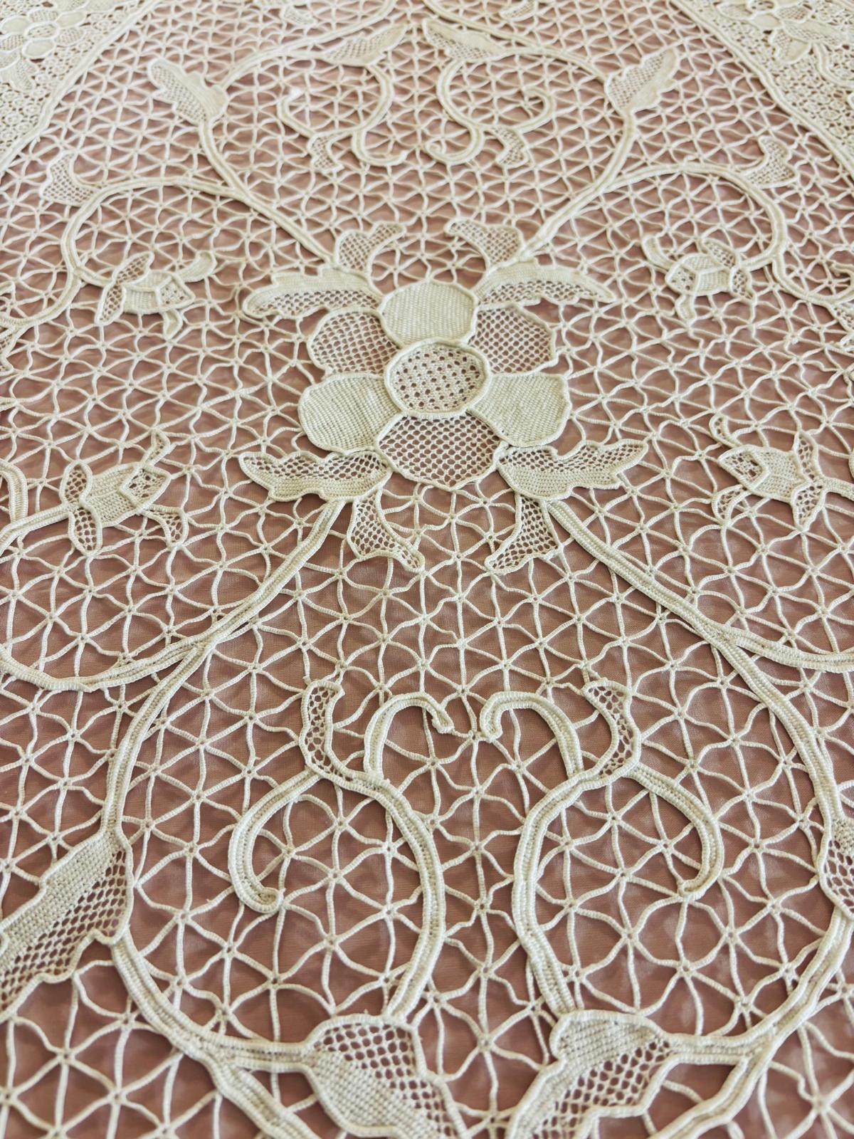 TOVAGLIA OVALE MISTO LINO E COTONE BIANCO PIZZO BURANO CM 170x220