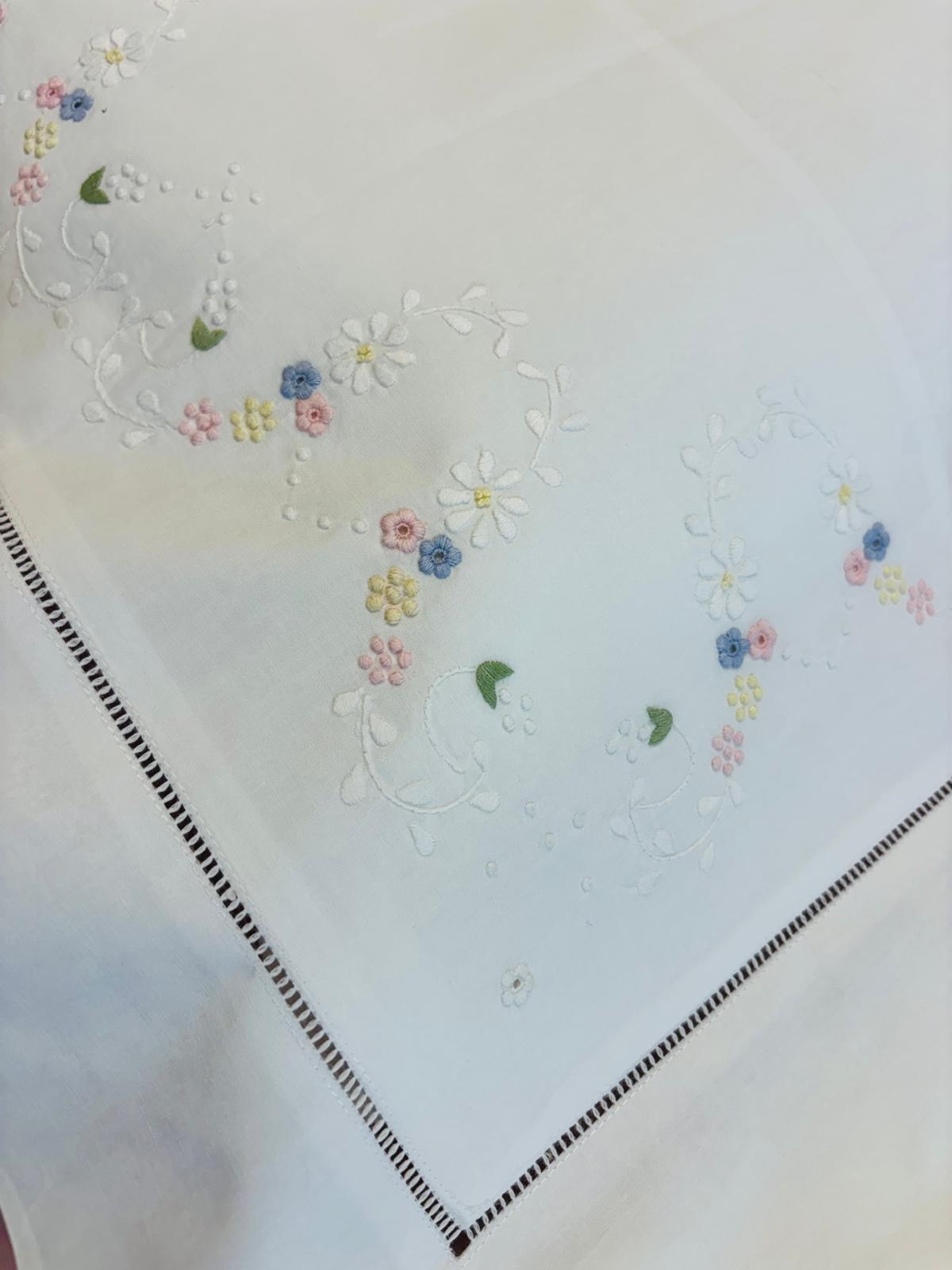 LENZUOLO COTONE PERCALLE RICAMO A MANO PUNTO PIENO BIANCO CM 270x290 VAR.2