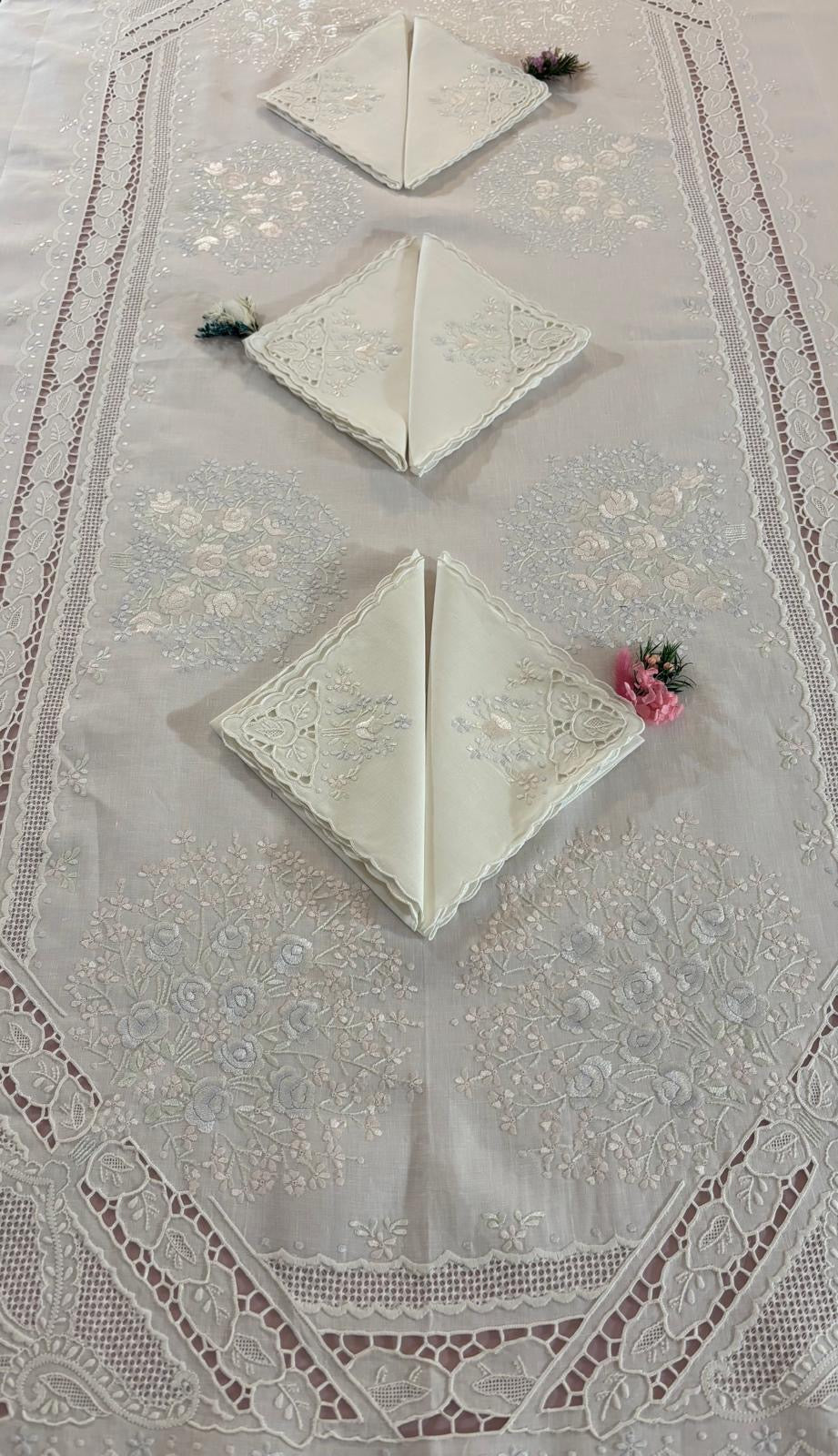 TOVAGLIA RETTANGOLARE PURO LINO BIANCO RICAMO A MANO PUNTO PIENO & INTAGLIO CM 160x260 (INCT)