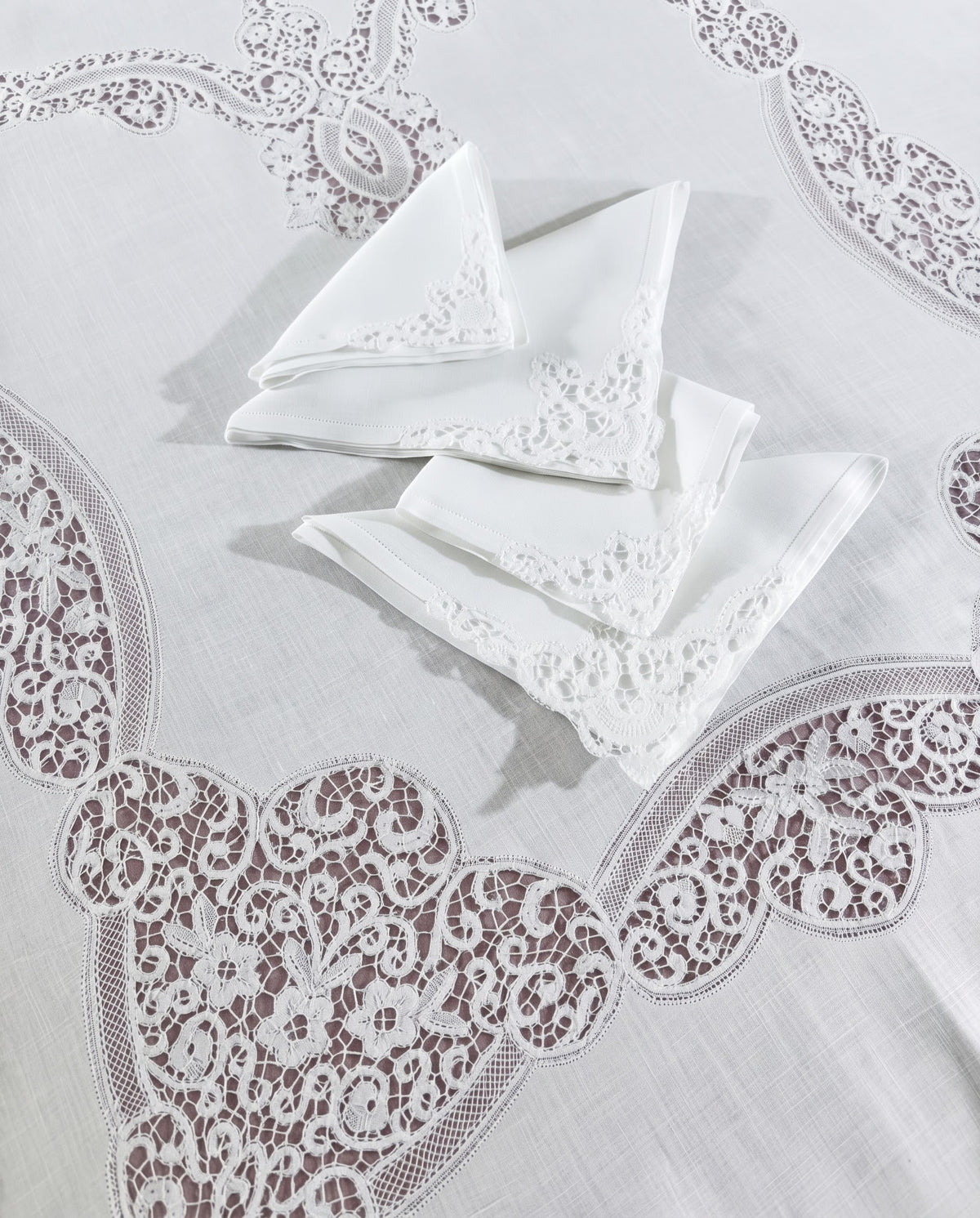 RECTANGULAR TABLECLOTH PURE WHITE LINEN AND CANTU LACE CM 165x275 (@.pzCantu’)