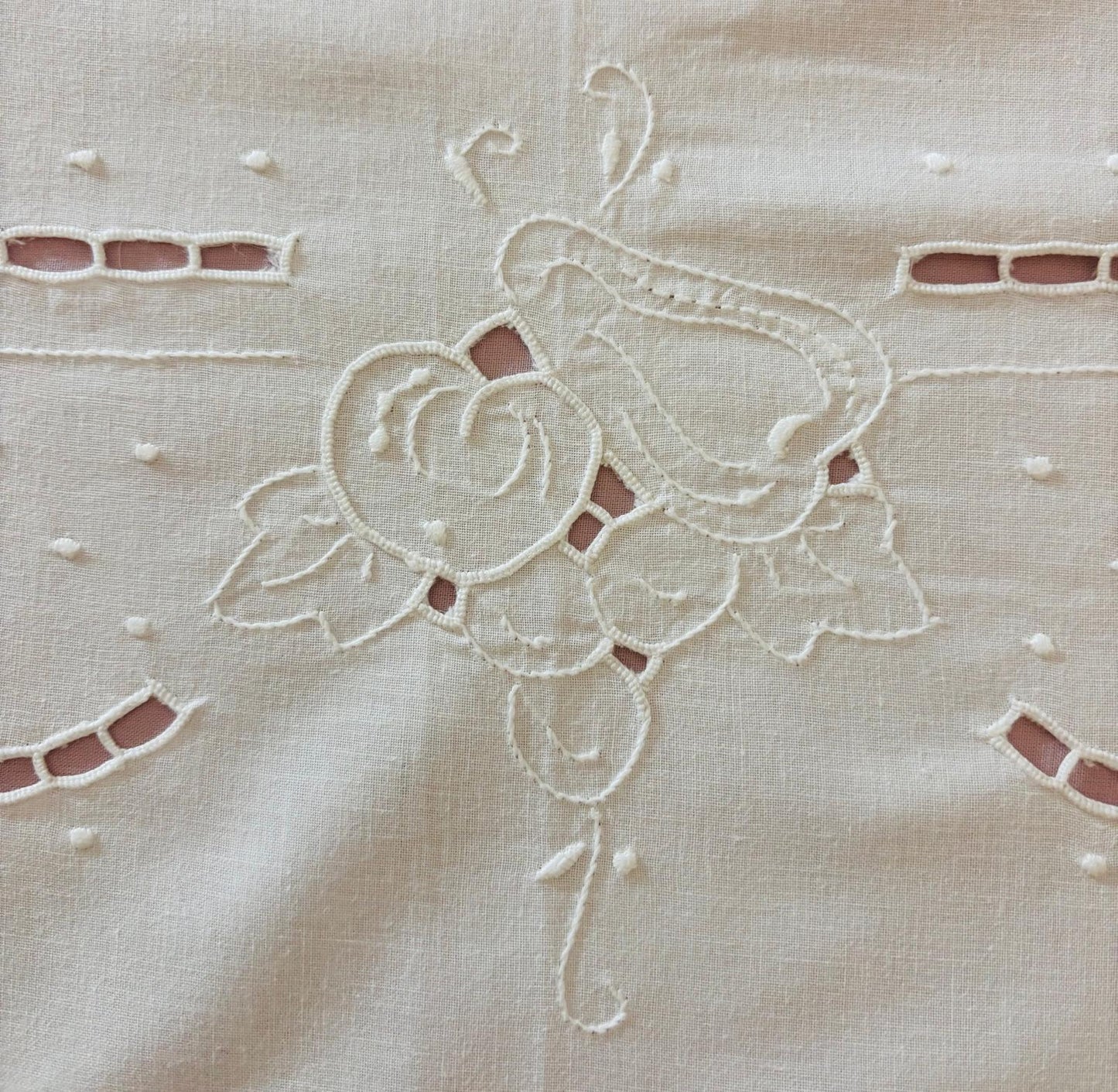TOVAGLIA RETTANGOLARE PURO COTONE BIANCO RICAMO A MANO INTAGLIO & PUNTO PIENO CM 160x270