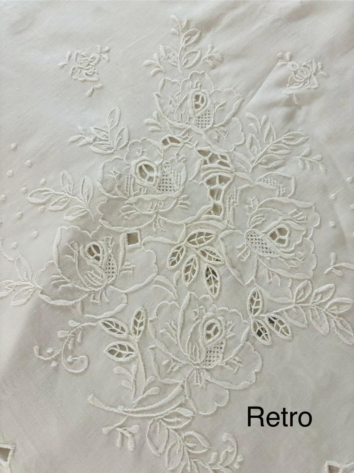 TOVAGLIA RETTANGOLARE PURO LINO BIANCO RICAMO A MANO PUNTO PIENO E INTAGLIO CM 170x265 (RS)