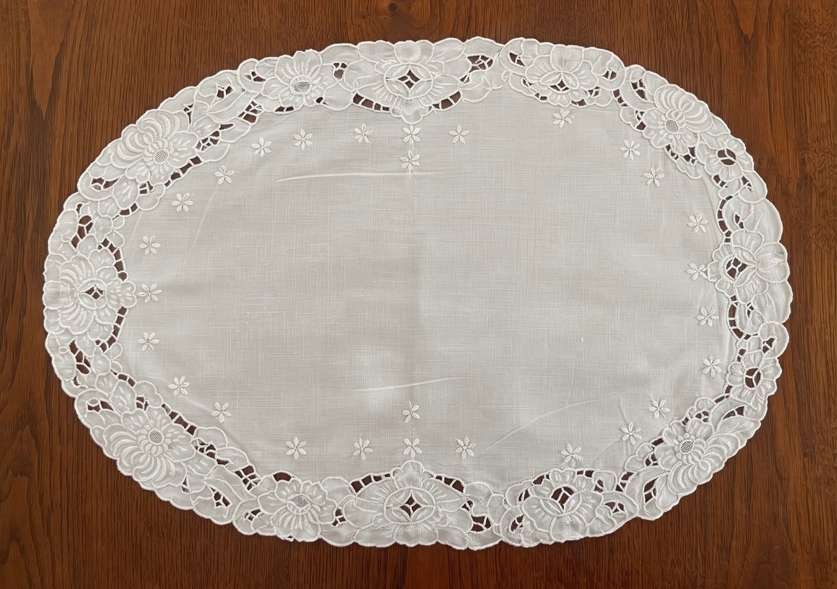 SET 8 TOVAGLIETTE/SOTTOPIATTI PURO LINO INTAGLIO CM 35x56
(@. Set8 eleg )