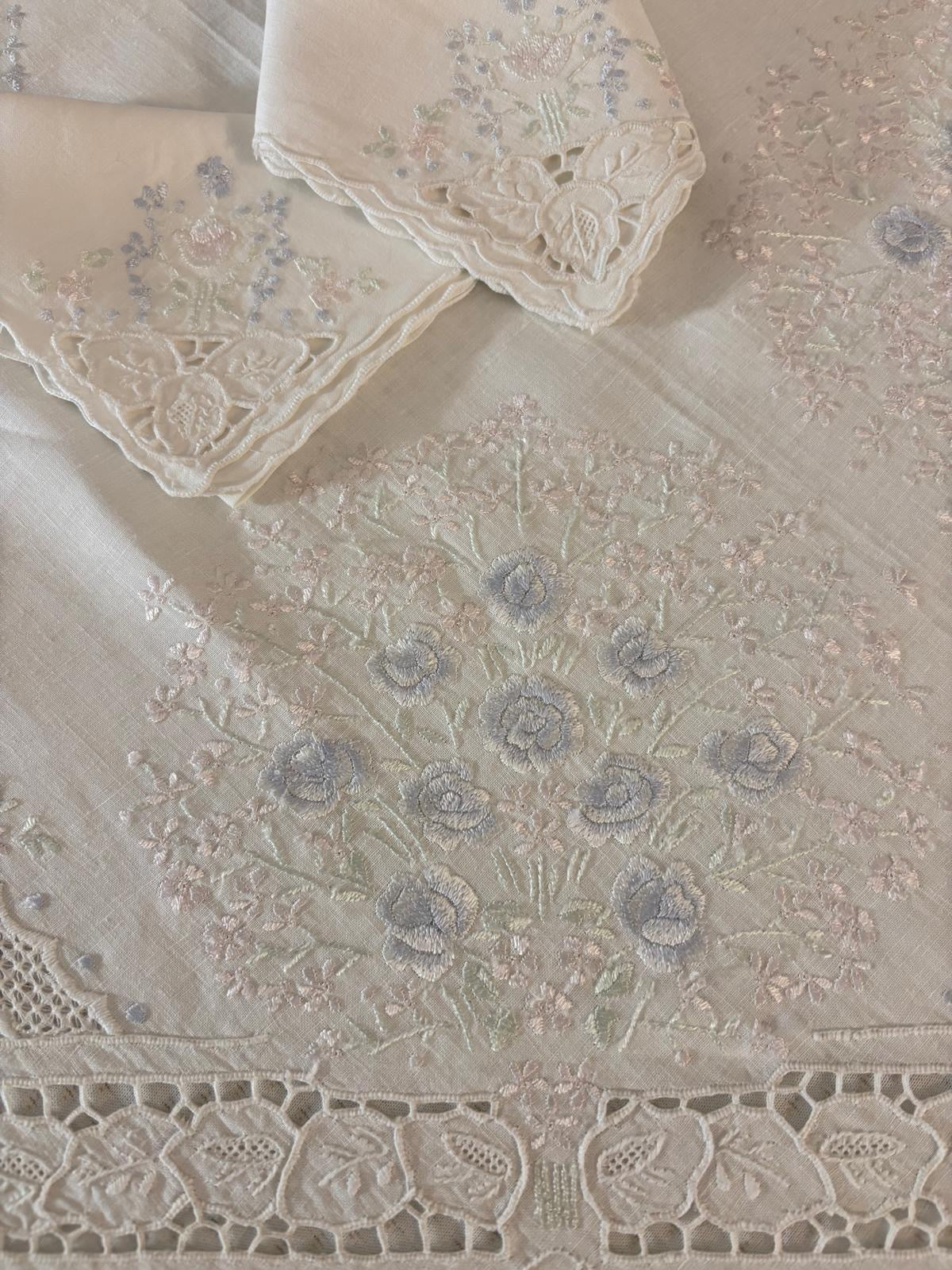 TOVAGLIA RETTANGOLARE PURO LINO BIANCO RICAMO A MANO PUNTO PIENO & INTAGLIO CM 160x260 (INCT)