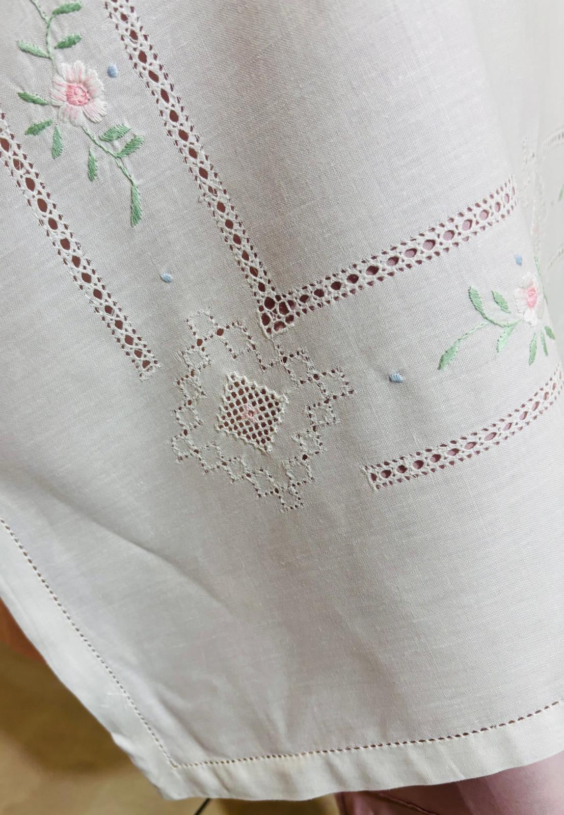 TOVAGLIA RETTANGOLARE MISTO LINO E COTONE BIANCO RICAMO A MANO PUNTO PIENO CM 170x270 (S27)