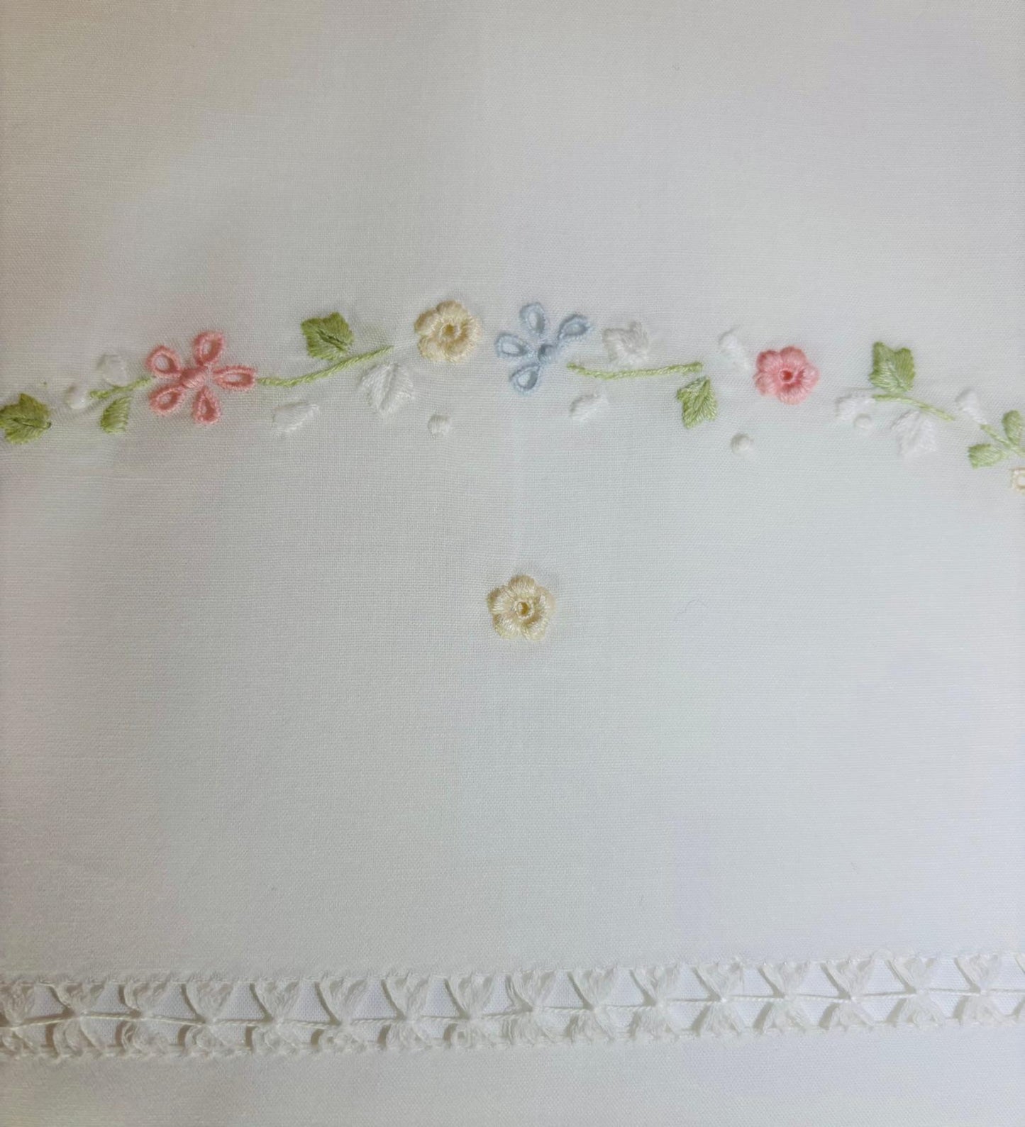 LENZUOLO COTONE PERCALLE RICAMO A MANO PUNTO PIENO E INTAGLIO BIANCO CM 270x290