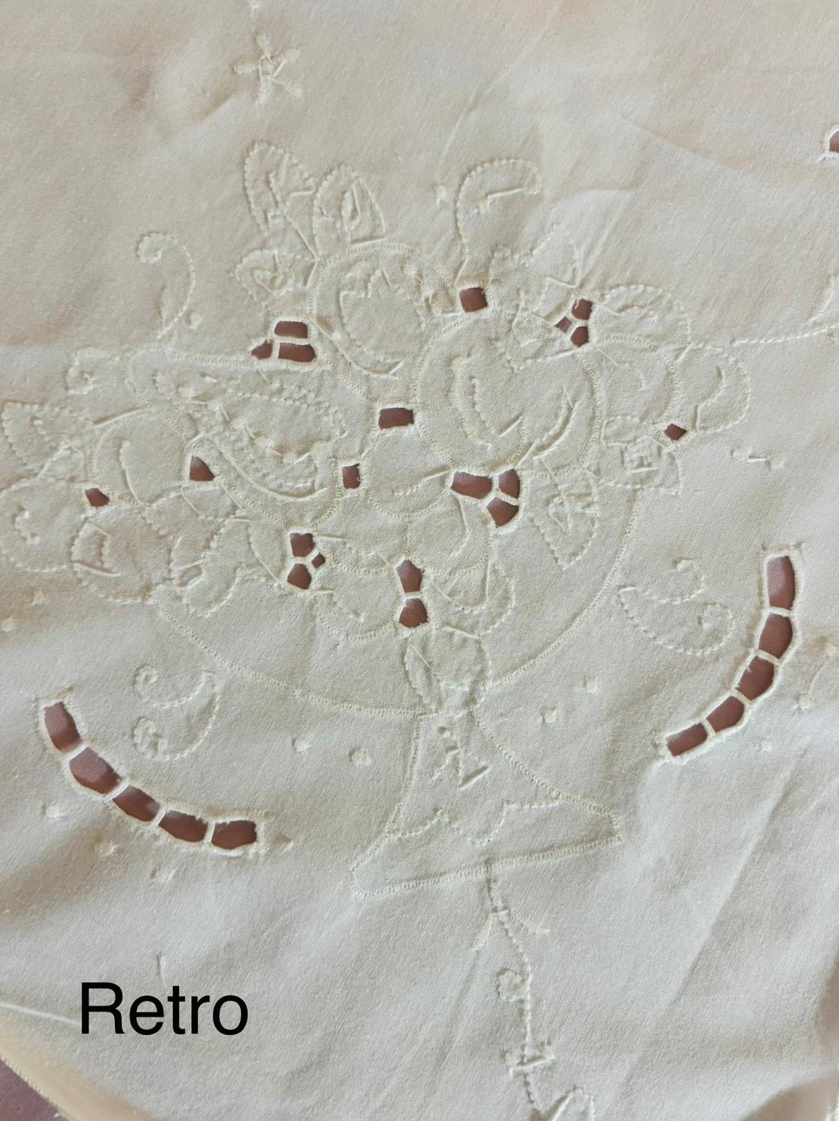 TOVAGLIA RETTANGOLARE PURO COTONE BIANCO RICAMO A MANO INTAGLIO & PUNTO PIENO CM 160x270