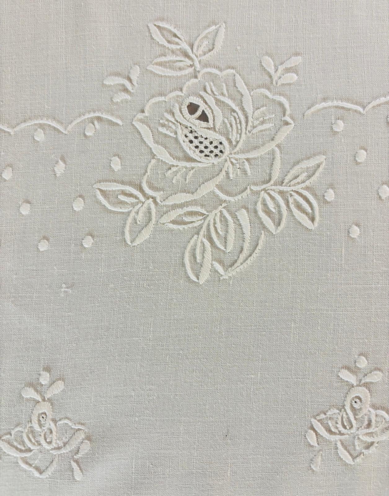 TOVAGLIA RETTANGOLARE PURO LINO BIANCO RICAMO A MANO PUNTO PIENO E INTAGLIO CM 170x265 (RS)