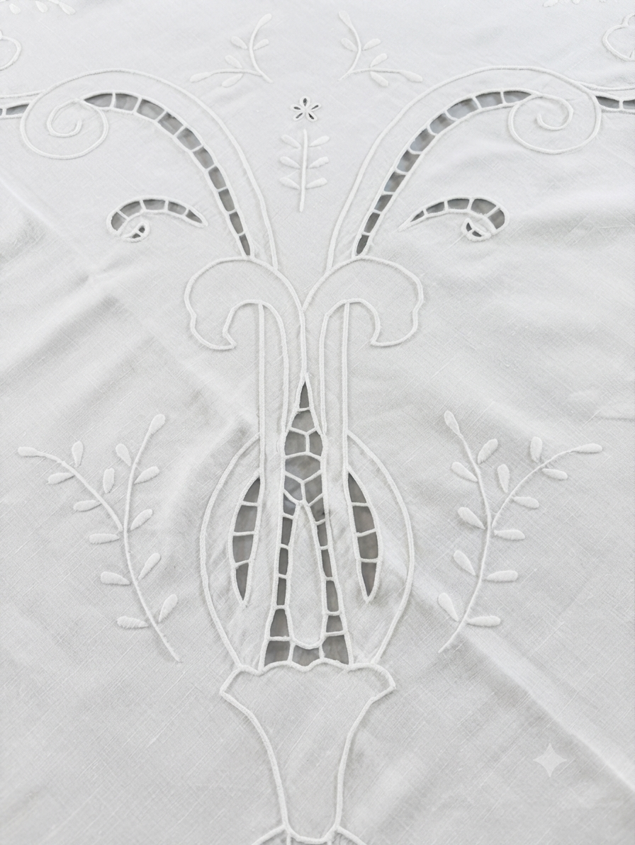 TOVAGLIA RETTANGOLARE MISTO LINO E COTONE BIANCO RICAMO A MANO INTAGLIO CM 165x268 (IL)