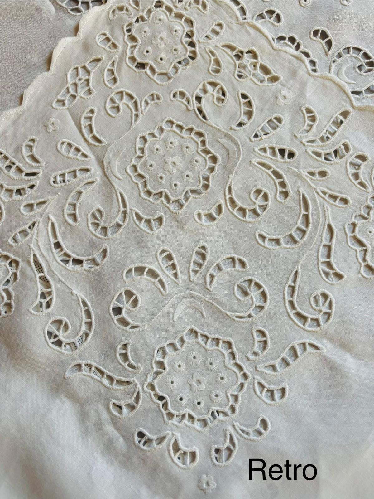 COPRILETTO PURO LINO BIANCO RICAMO A MANO INTANTO CM 235x270