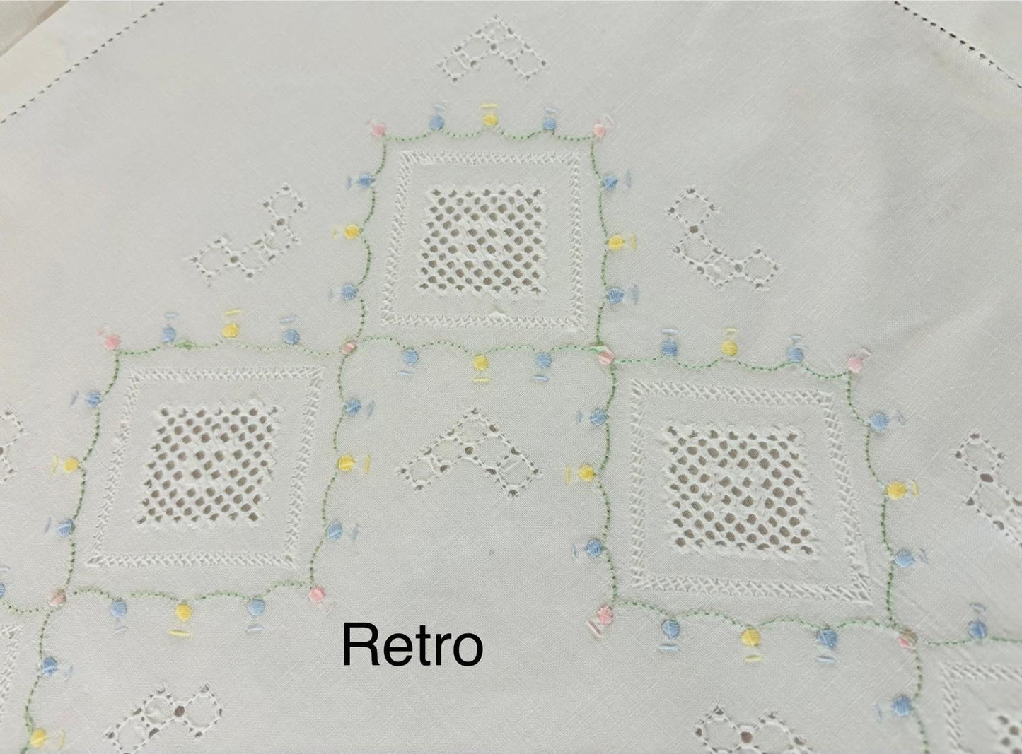 TOVAGLIA RETTANGOLARE MISTO LINO E COTONE BIANCO RICAMO A MANO PUNTO ERBA CM 160x260. (VS27)