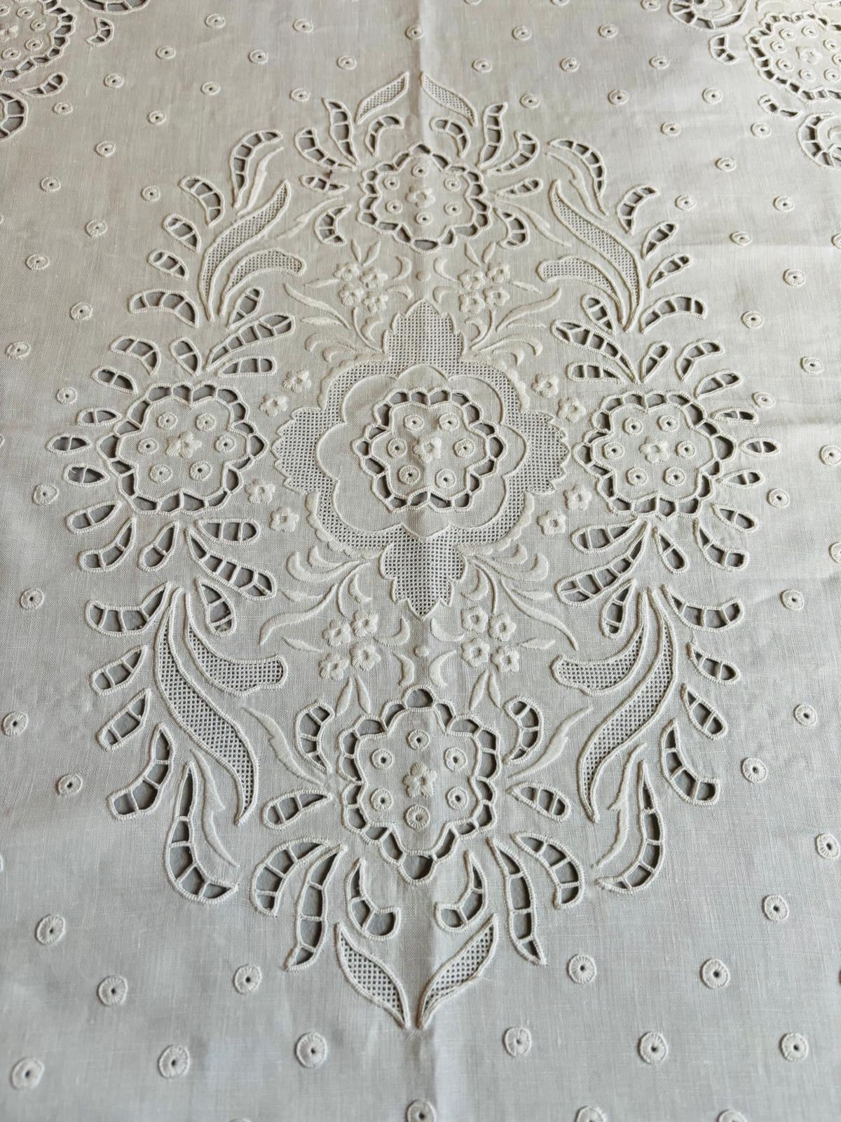 COPRILETTO PURO LINO BIANCO RICAMO A MANO INTANTO CM 235x270