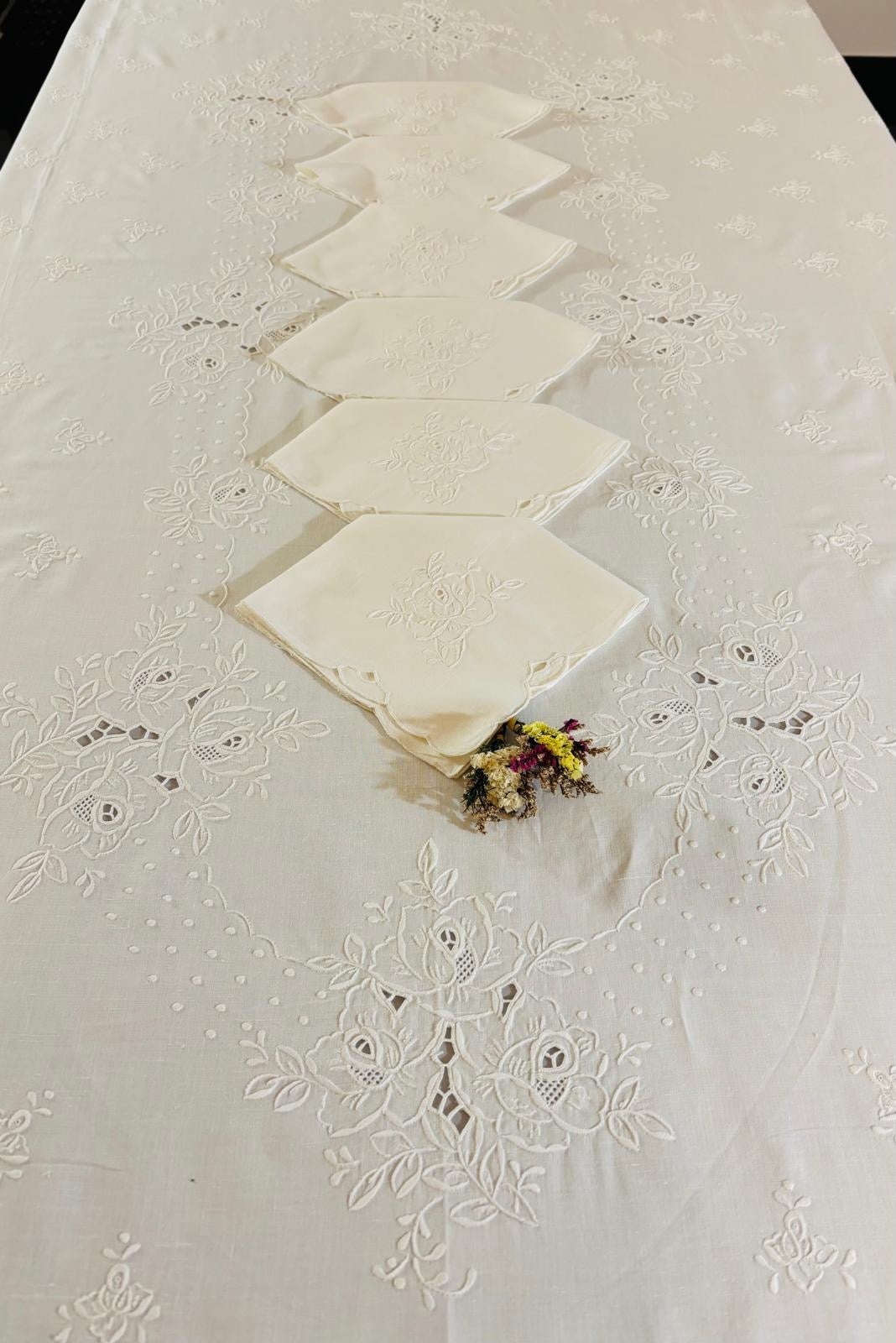 TOVAGLIA RETTANGOLARE PURO LINO BIANCO RICAMO A MANO PUNTO PIENO E INTAGLIO CM 170x265 (RS)