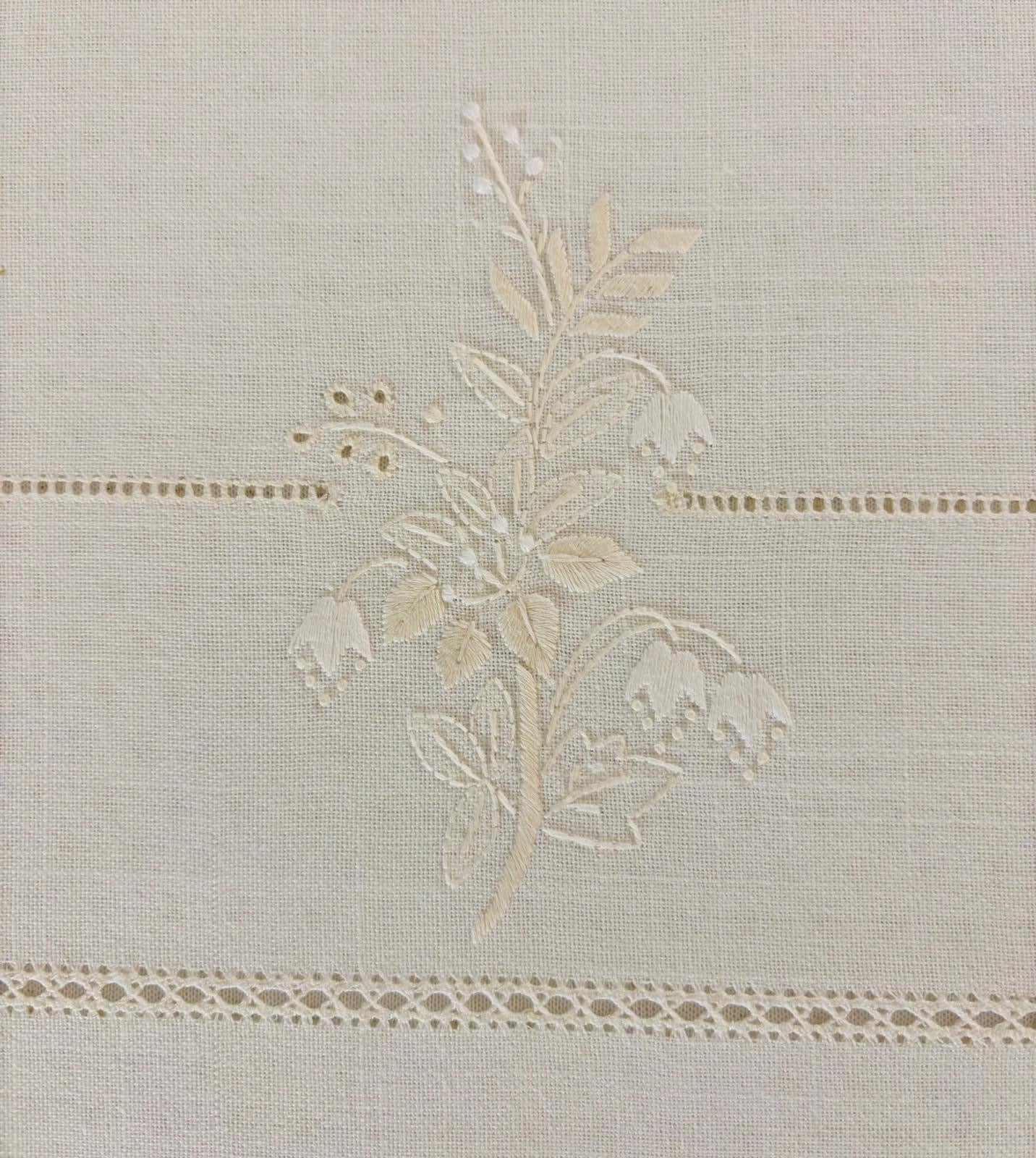 TOVAGLIA RETTANGOLARE MISTO LINO E POLIESTERE AVORIO RICAMO A MANO PUNTO PIENO CM 170x270 (D)