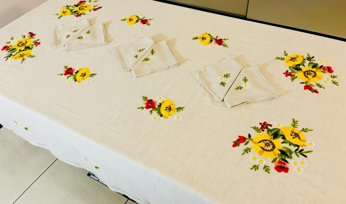 TOVAGLIA RETTANGOLARE MISTO LINO E POLIESTERE ECRU’ RICAMO A MANO PUNTO PIENO CM 170x270 ( GS )