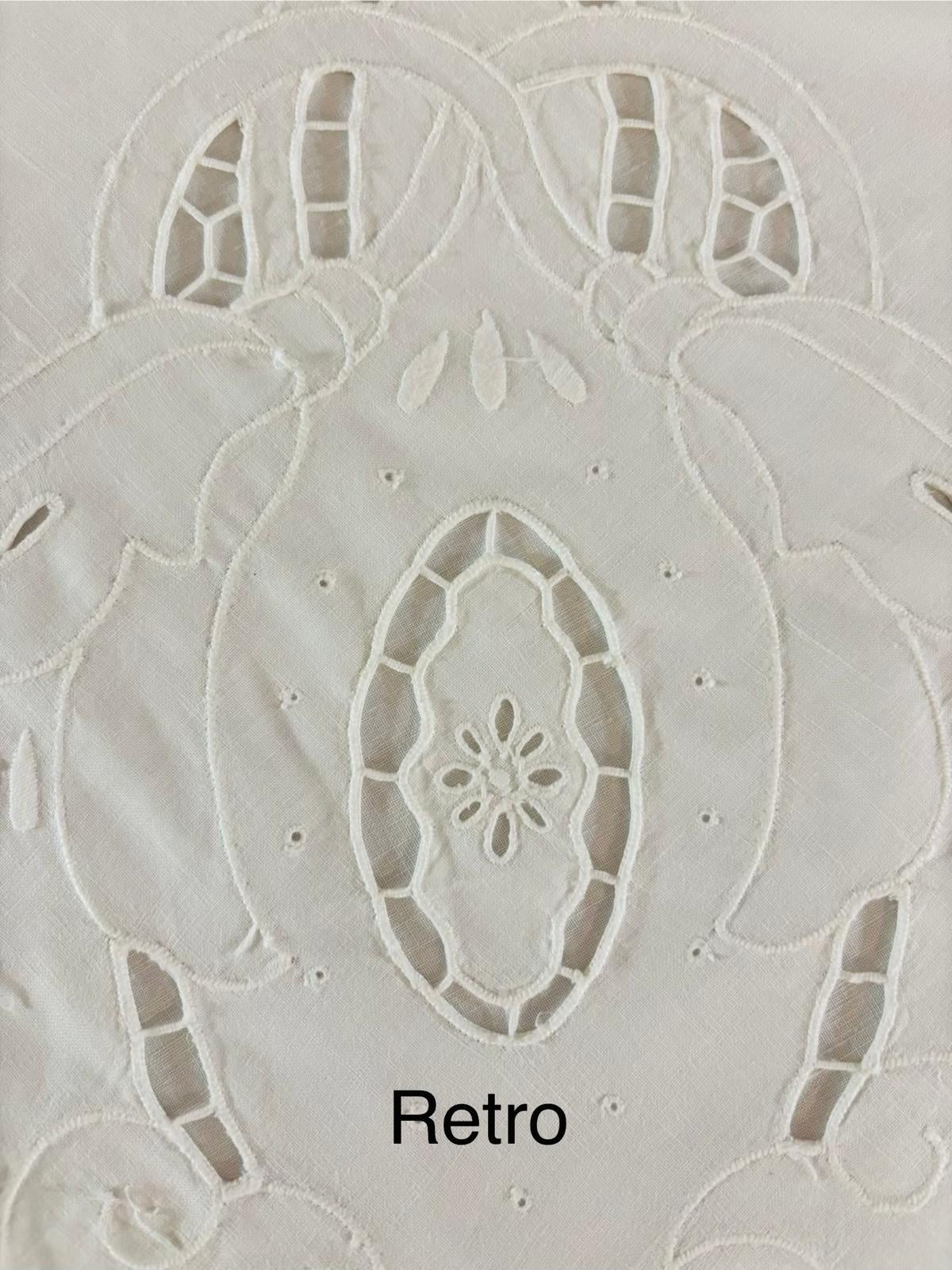 TOVAGLIA RETTANGOLARE MISTO LINO E COTONE BIANCO RICAMO A MANO INTAGLIO CM 165x268 (IL)