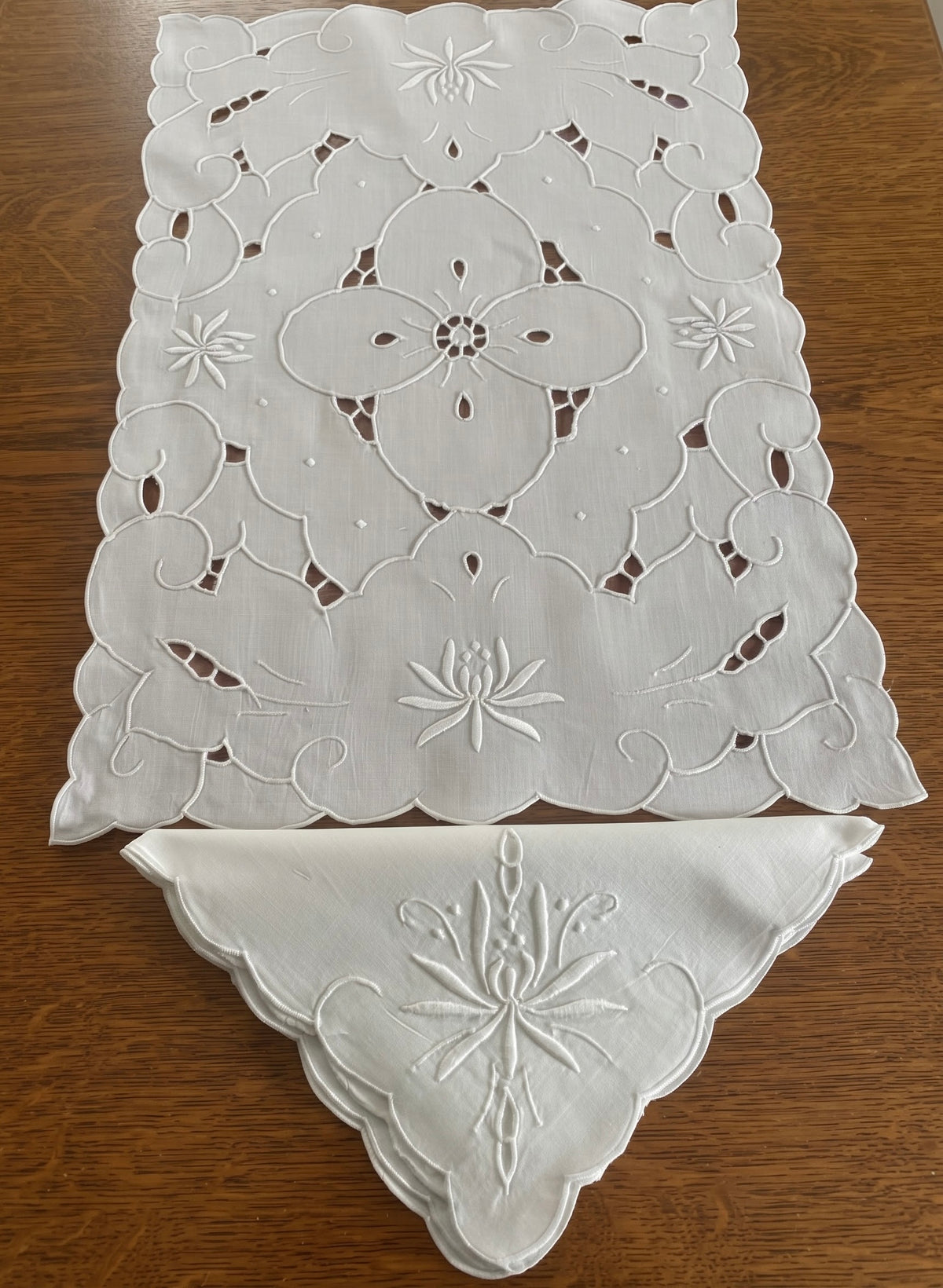 SET DI 8 TOVAGLIETTE AMERICANE
PURO COTONE BIANCO ( @. 8am.rag )