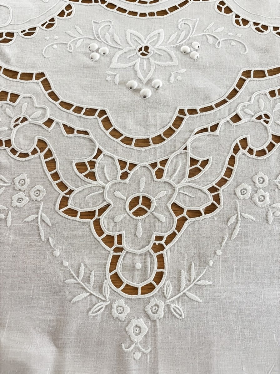TOVAGLIA RETTANGOLARE PURO LINO BIANCO RICAMO INTAGLIO E PUNTO PIENO CM 160x220 ( @. perla romantica)