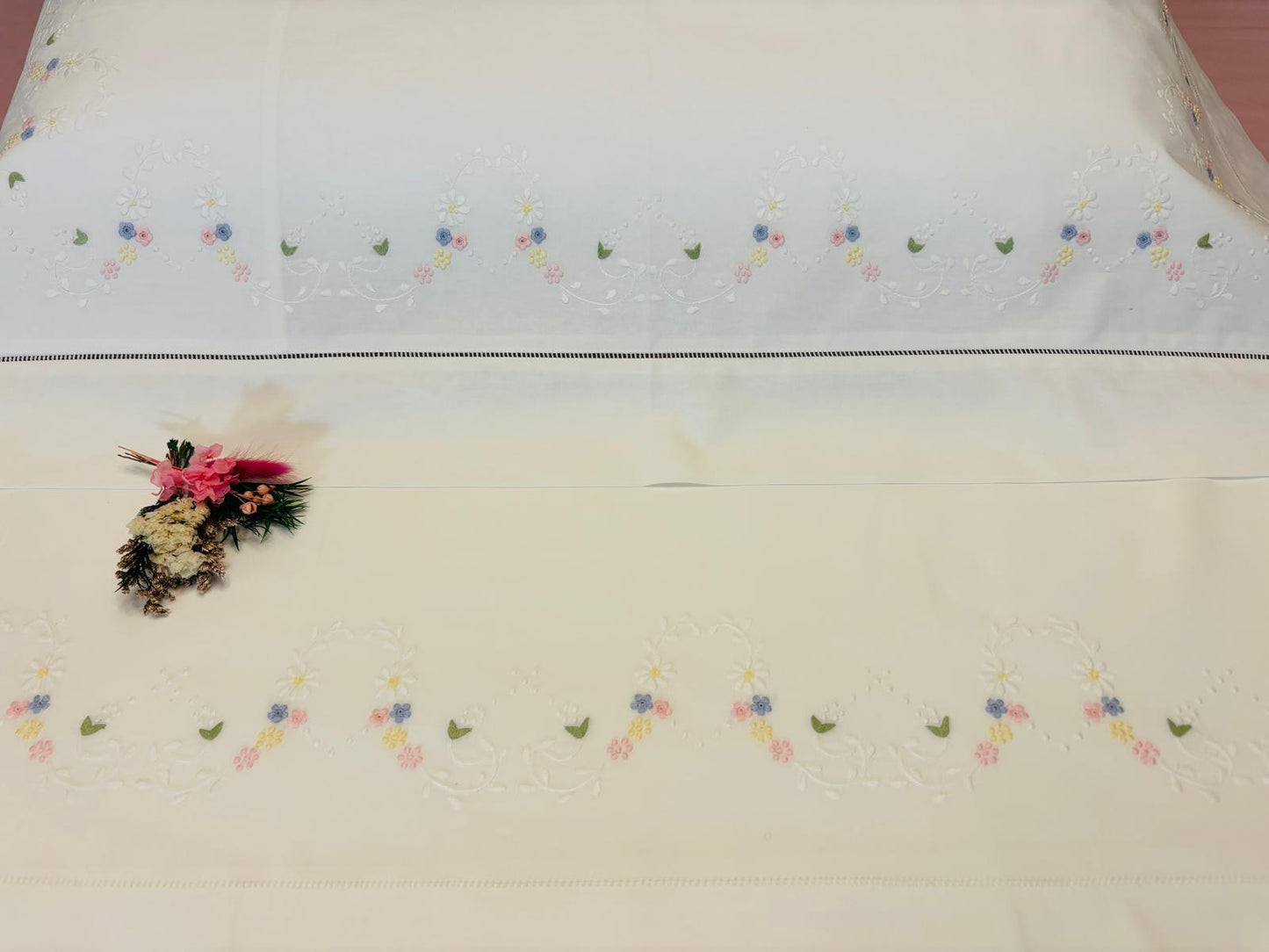 LENZUOLO COTONE PERCALLE RICAMO A MANO PUNTO PIENO BIANCO CM 270x290 VAR.2