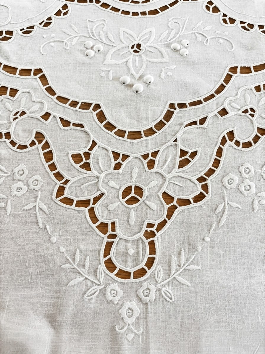 TOVAGLIA RETTANGOLARE PURO LINO BIANCO RICAMO INTAGLIO E PUNTO PIENO CM 160x220 ( @. perla romantica)